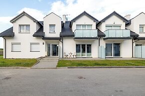 Bright Studio in Darlowo by Renters