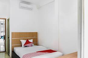 Super OYO 617 Sukaraja Residence Syariah