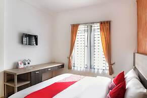 Super OYO 617 Sukaraja Residence Syariah