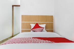 Super OYO 617 Sukaraja Residence Syariah