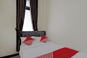 OYO 2753 Irma's Residence