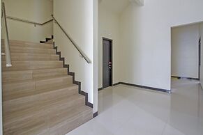 OYO 2753 Irma's Residence