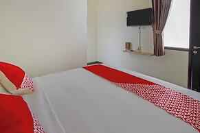 OYO 2753 Irma's Residence