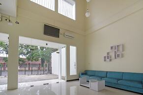 OYO 2753 Irma's Residence