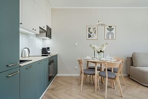 Legnicka Modern Apartment by Renters