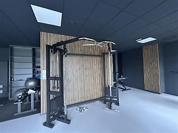 Legnicka Modern Apartment by Renters