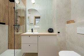 Legnicka Modern Apartment by Renters
