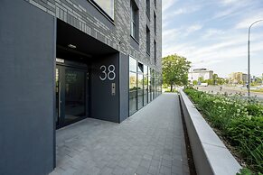 Legnicka Modern Apartment by Renters