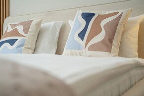 Legnicka Modern Apartment by Renters