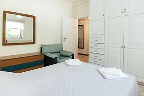 Deluxe 3 Bd House near Lagonisi w Garden