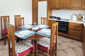 Deluxe 3 Bd House near Lagonisi w Garden