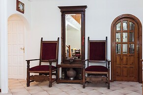 Deluxe 3 Bd House near Lagonisi w Garden