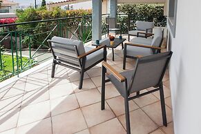 Deluxe 3 Bd House near Lagonisi w Garden