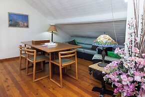 Deluxe 3 Bd House near Lagonisi w Garden