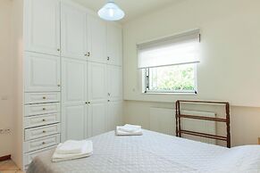 Deluxe 3 Bd House near Lagonisi w Garden