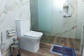 Deluxe 3 Bd House near Lagonisi w Garden