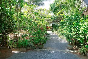 South Point Surf House - Whole Villa 5 Bedrooms (Sleeps 14)