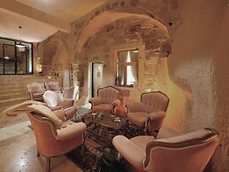Memories Cave House