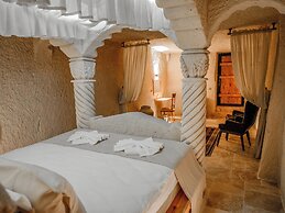 Memories Cave House
