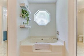 Pensacola Home w/ Large Yard: 4 Mi to Beach