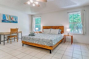 Pensacola Home w/ Large Yard: 4 Mi to Beach