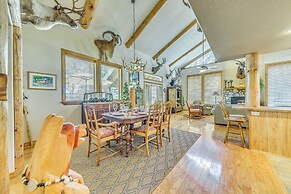 Rustic Cloudcroft Cabin w/ Spacious Deck & Grill!