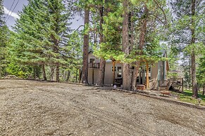 Rustic Cloudcroft Cabin w/ Spacious Deck & Grill!