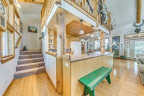 Rustic Cloudcroft Cabin w/ Spacious Deck & Grill!