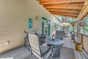 Rustic Cloudcroft Cabin w/ Spacious Deck & Grill!