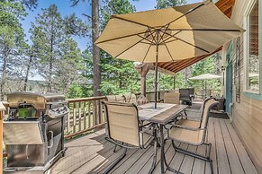 Rustic Cloudcroft Cabin w/ Spacious Deck & Grill!