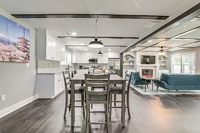 Modern Decatur Gem w/ Deck, 10 Mi to Atlanta