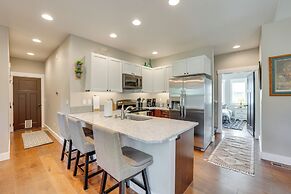 Donnelly Cabin w/ Hot Tub < 1 Mi to Boulder Creek!