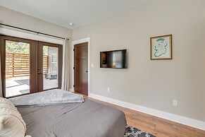 Donnelly Cabin w/ Hot Tub < 1 Mi to Boulder Creek!