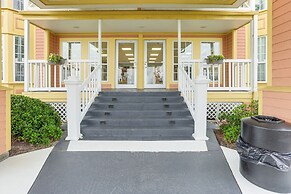 Galveston Beach Condo w/ Resort Amenities