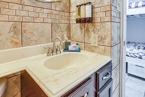 Galveston Beach Condo w/ Resort Amenities