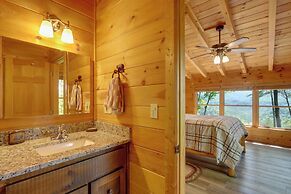 Blue Ridge Cabin w/ Mountain Views: 6 Mi to Dtwn!