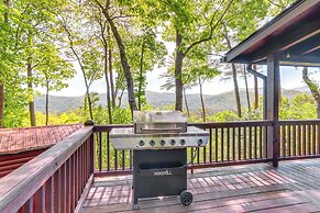 Blue Ridge Cabin w/ Mountain Views: 6 Mi to Dtwn!
