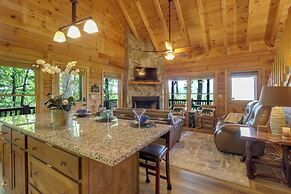 Blue Ridge Cabin w/ Mountain Views: 6 Mi to Dtwn!