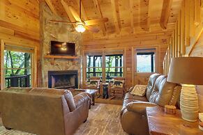 Blue Ridge Cabin w/ Mountain Views: 6 Mi to Dtwn!