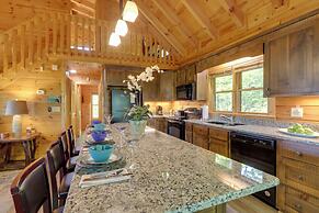 Blue Ridge Cabin w/ Mountain Views: 6 Mi to Dtwn!