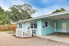 Sarasota Duplex in Gillespie Park: 1 Mi to Dtwn!