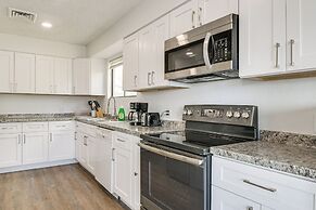 Fountain Hills Home w/ 2 Decks & Mountain Views!