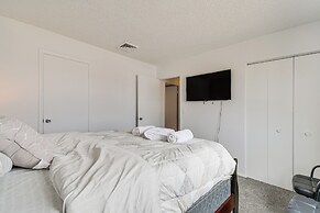 Fountain Hills Home w/ 2 Decks & Mountain Views!