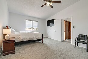 Fountain Hills Home w/ 2 Decks & Mountain Views!