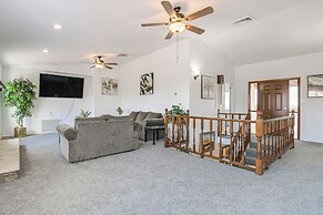 Fountain Hills Home w/ 2 Decks & Mountain Views!