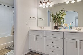 Fountain Hills Home w/ 2 Decks & Mountain Views!