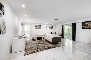 Delray Beach Home w/ Pool ~ 4 Mi to Beach!