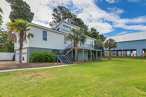 New Bern Home w/ Water View ~ 6 Mi to Downtown!