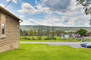 Cozy Loganton Vacation Rental in Amish Country!