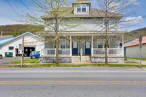 Cozy Loganton Vacation Rental in Amish Country!